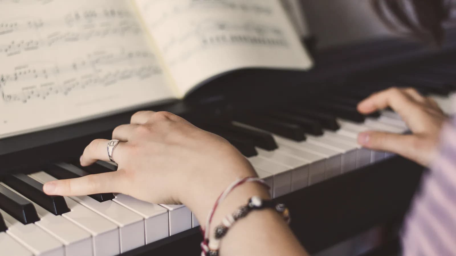 Can Serious Adult Pianists Make Real Progress Online?