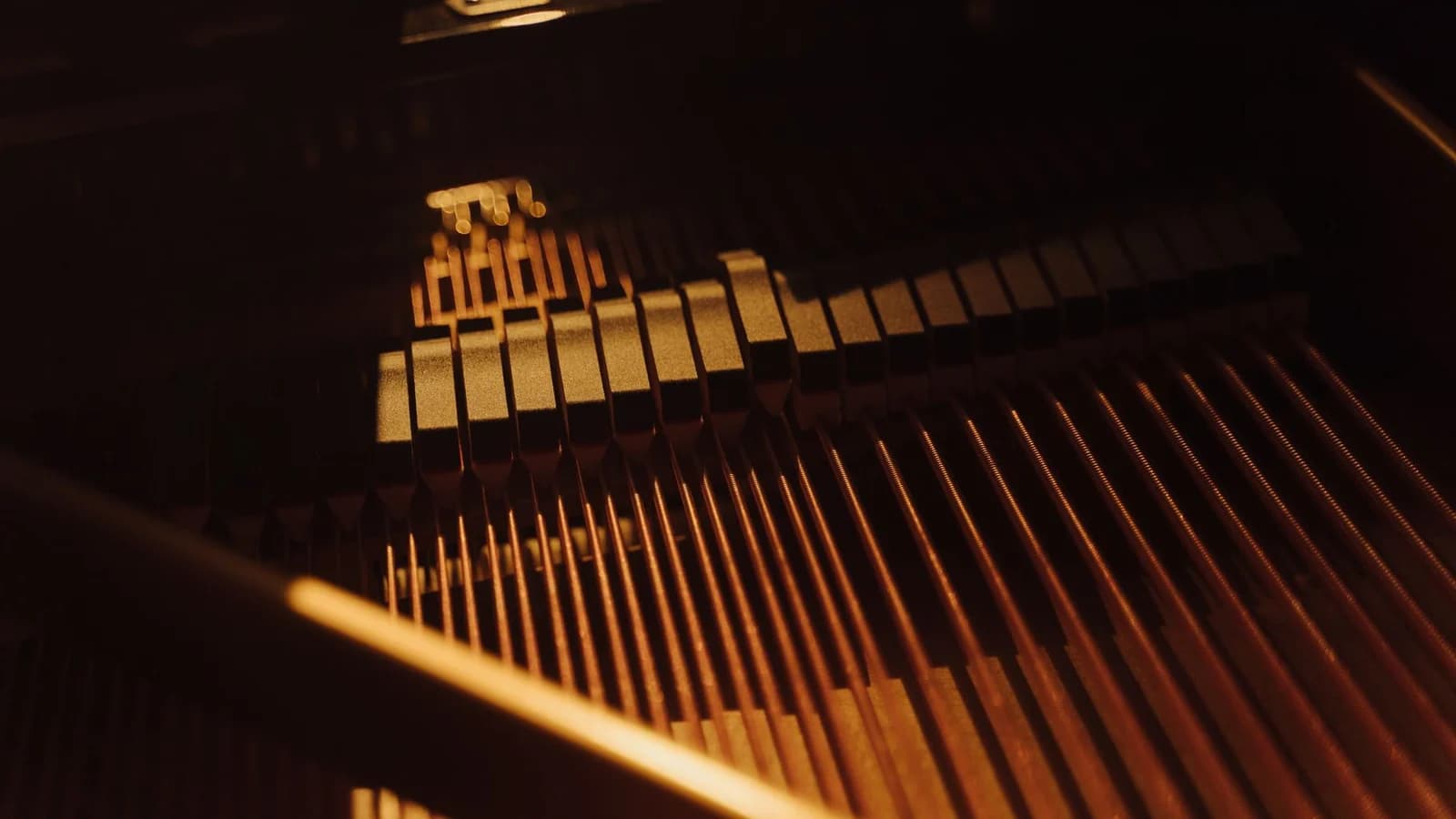 How to Use the Sustain Pedal Without Blurring the Harmony