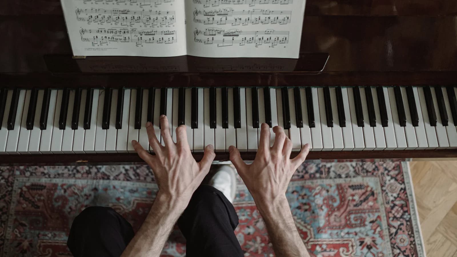 A Realistic 30-Minute Practice Plan for Busy Adult Pianists