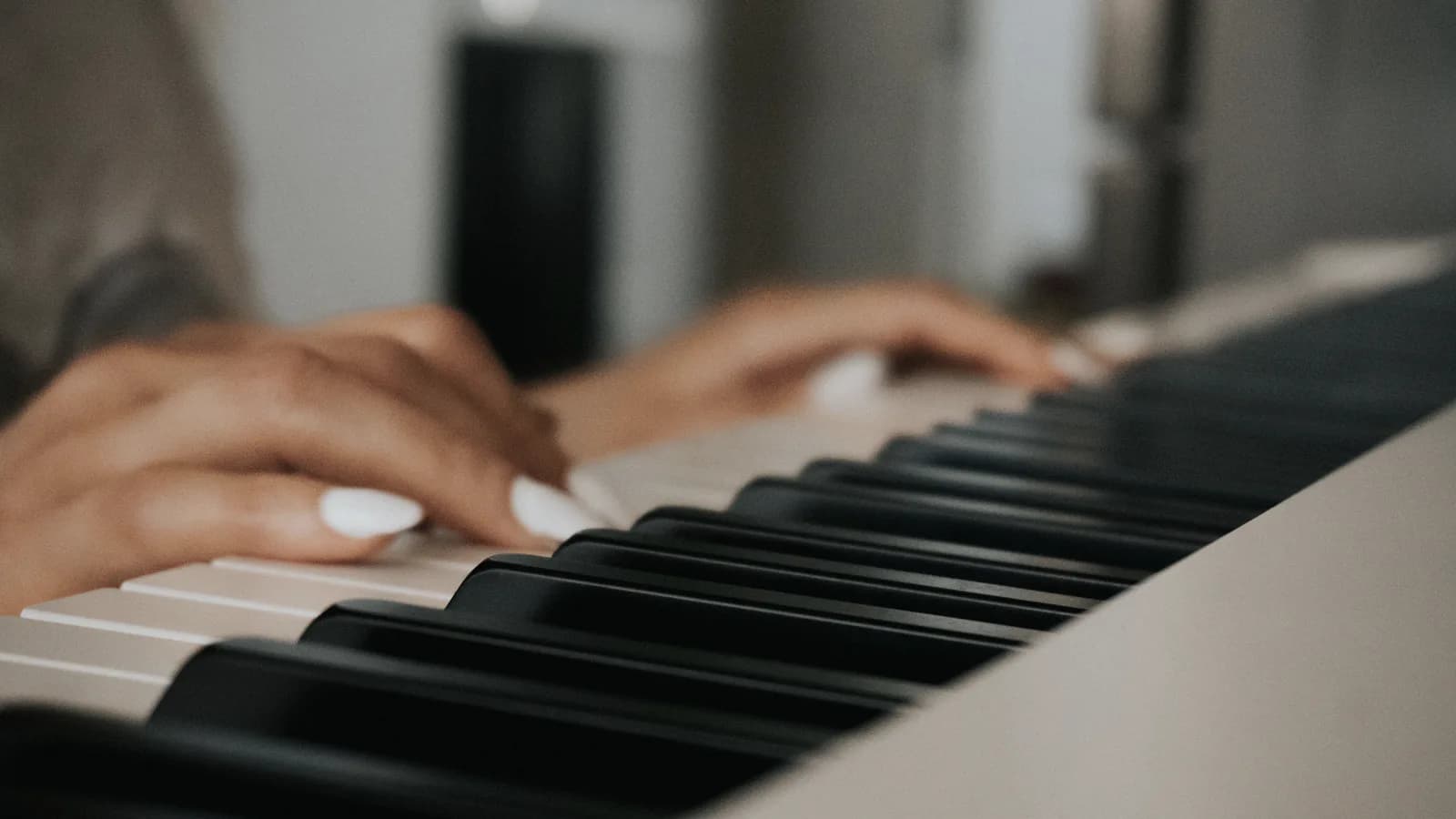 Why Your Hands Fall Apart at the Piano: How to Rebuild Coordination